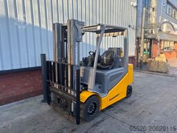 Jungheinrich EFG 430 S / 5591 h / Container