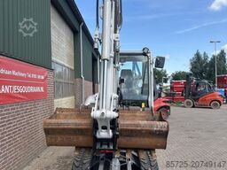 Takeuchi Kraan TB230 - Gebruikt