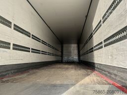 Schmitz Cargobull SCB S3B / Box Trailer / 2x Liftas / APK TUV 09-26