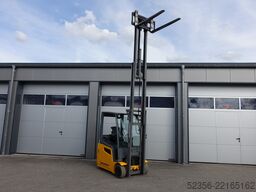 Jungheinrich 1,6t EFG216 TRIPLEX SS Batterie 92%