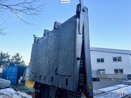 Fliegl DTS 300 Machinery Trailer – Hydraulic Ramps