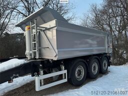  Ovox triple-axle trailer