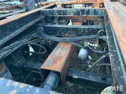 Istrail hook trailer with tipping function