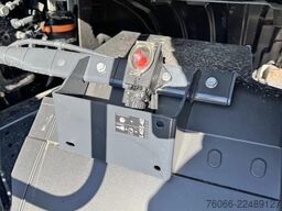 Iveco T-Way AT720T43TH AT ADR Tractor Head (16 units)