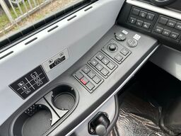 MAN Lions Coach R08 63 Sitze 3-Achsen 13.8m