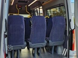 MERCEDES-BENZ 2 x Vorlauffahrzeug Bürgerbus Niederflur 9 Sitze