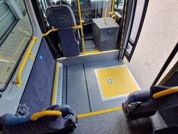 MERCEDES-BENZ 2 x Lagerfahrzeug Bürgerbus Niederflur 9 Sitze