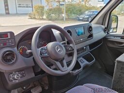 MERCEDES-BENZ 2 x Lagerfahrzeug Bürgerbus Niederflur 9 Sitze