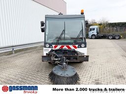 Aebi MFH 5500, 4-Rad-Lenkung, 3-Besen, Hochentleerung,
