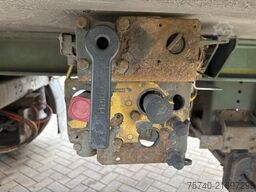 Schmitz 2 axles + STUURAS + LOADLIFT + CARRIER MAXIMA 1300