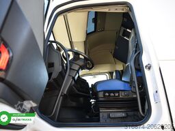 VOLVO FH 500 Globetrotter XL, Side Skirts