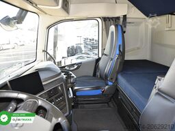 VOLVO FH 500 Globetrotter XL, Side Skirts