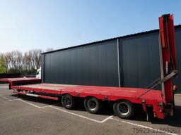 Nooteboom MCO-48-03V 3 axle semi low loader extendable