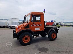 Mercedes-Benz Unimog