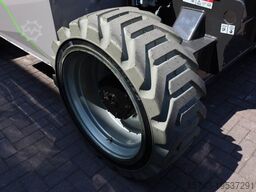 Zoomlion ZT22JE Fully Electric Lithium-Powered, 4x4 Rough T