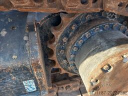 Hitachi ZX220LC (Abu Dhabi)