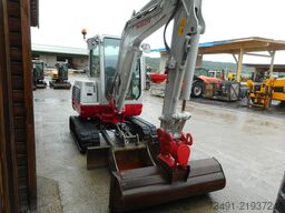 Takeuchi TB 235 mit POWERTILT