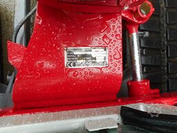 Takeuchi TB 235 mit POWERTILT