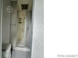 Mercedes-Benz Atego 1023 4 Pferde + Kiste Wohnung
