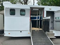 Mercedes-Benz Atego 1023 4 Pferde + Kiste Wohnung
