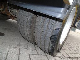 Volvo FL 240 + 12t + euro 5 + lift