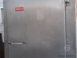 Reich With Smoke Generator