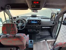 MERCEDES-BENZ 30 Sitzer Schul- Transferbus 519 Lagerfahrzeug