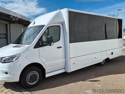 MERCEDES-BENZ 30 Sitzer Schul- Transferbus 519 Lagerfahrzeug
