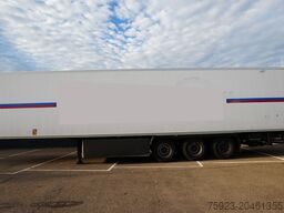 LAMBERET 3 AXLE FRIGO TRAILER WITH CARRIER VECTOR 1950 M...