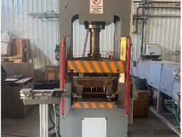 Baliv Hungary Kft. D2430 A Hydraulic press