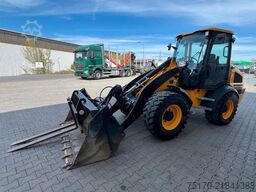 JCB 409 SV / nur 2.496h / Klima Klappschaufel Gabel