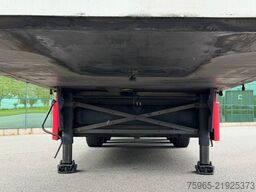 SCHMITZ CARGOBULL SCB*S3B SCHMITZ TKM COOLING LIFT AXLE TAIL LIFT