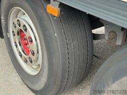 SCHMITZ CARGOBULL SCB*S3B SCHMITZ TKM COOLING LIFT AXLE TAIL LIFT