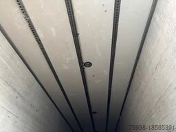 Pacton / JUMBO 3-AXLE CLOSED BOX WITH FULL STEEL CHASS...