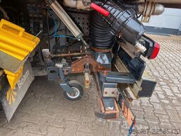 MERCEDES-BENZ Arocs 1840 Kehrmaschine Bucher