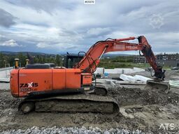 Hitachi ZX210LC-5B Tracked excavator w/ tilt, bucket and G
