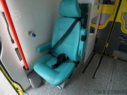 Mercedes-Benz 319CDI Sprinter ambulance