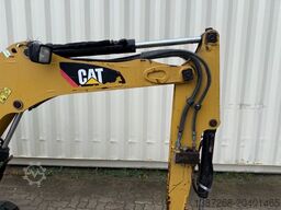 CATERPILLAR 301.8C / 2010 BJ / 3.008 H