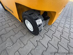 Jungheinrich EFG320 + Ladegerät 3753--EK