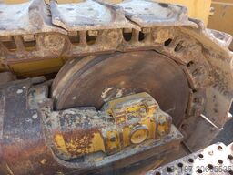 Komatsu D155A-6R (4 pcs available in Abu Dhabi)