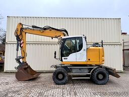 LIEBHERR A914 Compact / 2017 BJ / 9.979 H / OilQuick