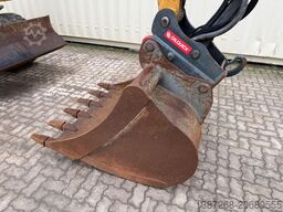 LIEBHERR A914 Compact / 2017 BJ / 9.979 H / OilQuick