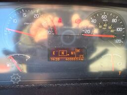 VOLVO FM 330 4x2 7,7 m Curtainsider and Taillift