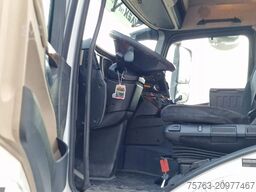 Mercedes-Benz Actros 2646 6x2 - Isolated box with sidedoors -...