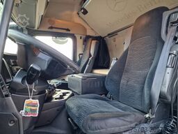 Mercedes-Benz Actros 2646 6x2 - Isolated box with sidedoors -...