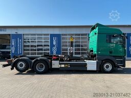 MAN TGX 26.440 Abrollkipper HYVA 20.60.S