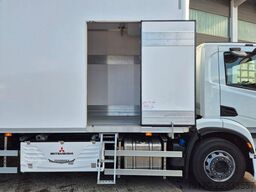 Iveco AD190S40/FP Lamberet Mitsubishi LBW Tür AHK