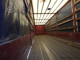 Groenewegen 3 Axle tautliner with side boards