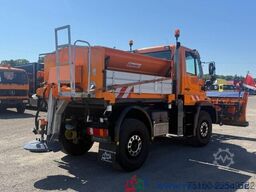 Unimog U400 238PS Winterdienst + Streuer + 3m Schild