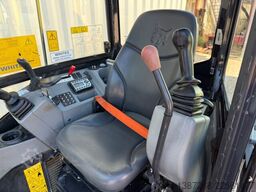 BOBCAT E26 / 2021 BJ / 2 x Löffel / 1.665 H